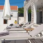 Sunny Oasis - Family Fun Orašac