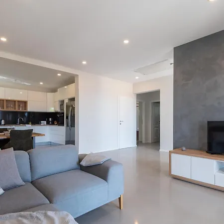 בית נופש Sunny Oasis - Family Fun *