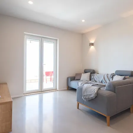 Sunny Oasis - Family Fun Holiday home