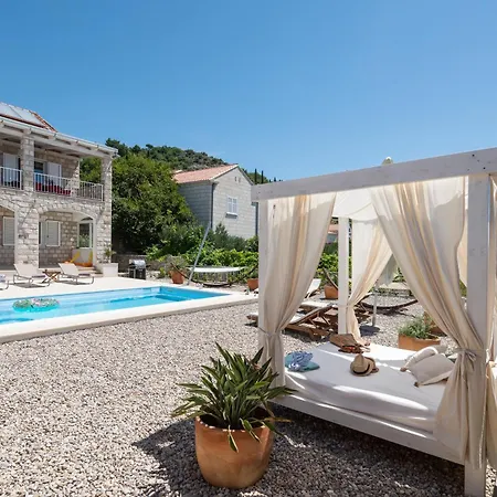 Holiday home Sunny Oasis - Family Fun *