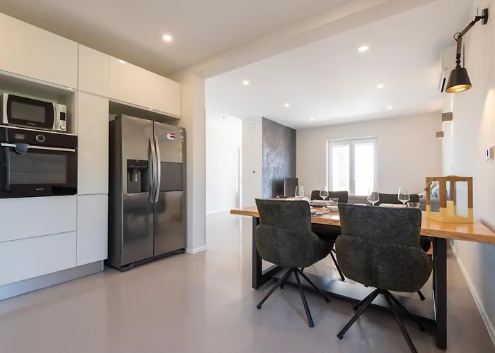 בית נופש Sunny Oasis - Family Fun אורסאץ