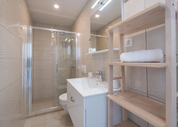 Sunny Oasis - Family Fun * אורסאץ