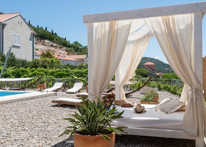 Sunny Oasis - Family Fun אורסאץ