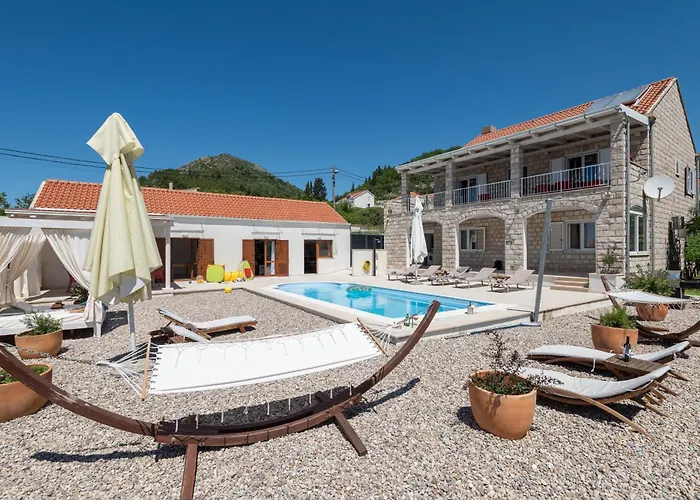 Sunny Oasis - Family Fun בית נופש