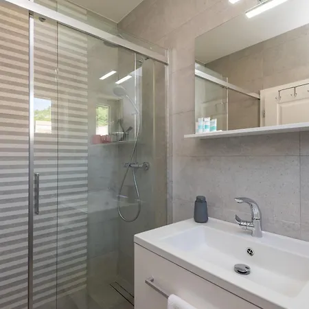 Sunny Oasis - Family Fun Tatil Evi
