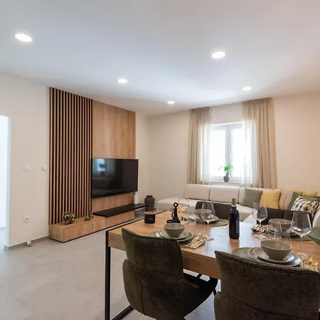 Sunny Oasis - Family Fun Orasac