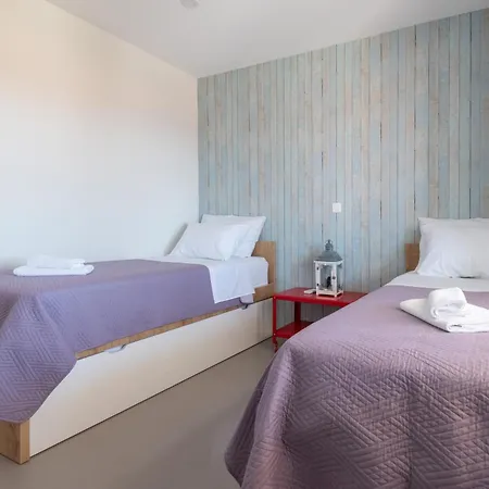 Sunny Oasis - Family Fun * Orasac