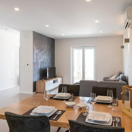 Sunny Oasis - Family Fun Tatil Evi