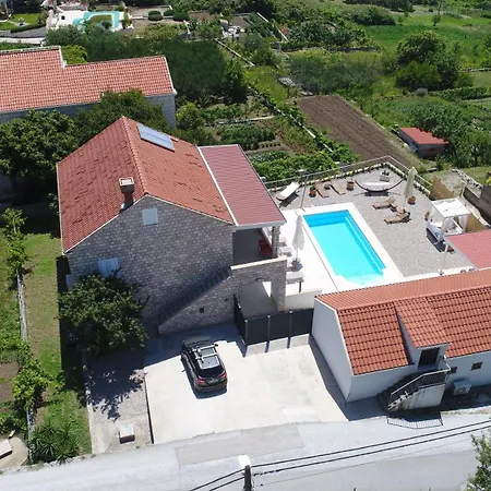 Sunny Oasis - Family Fun Feriehus Orašac