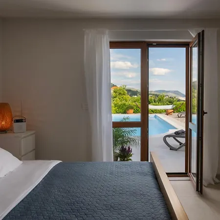 Sunny Oasis بيت للعطل أوراساك
