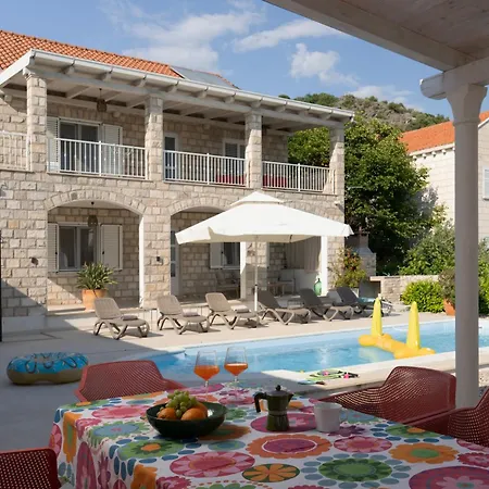 بيت للعطل Sunny Oasis *