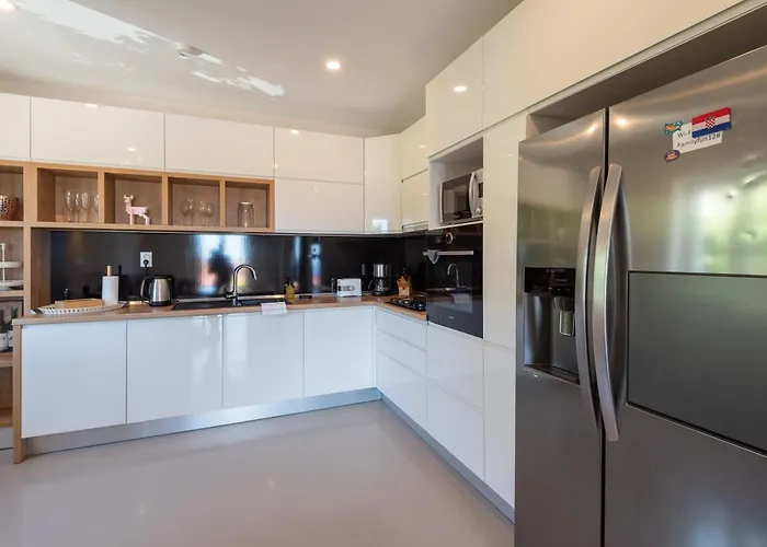 Sunny Oasis - Family Fun Feriehus Orašac